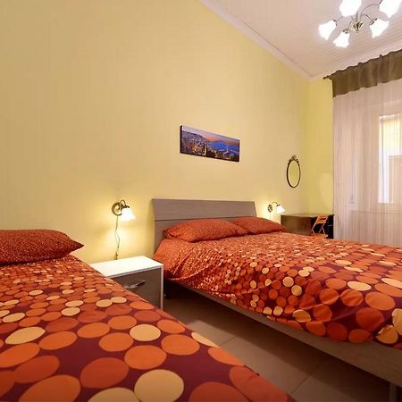Trimarchi House Apartment Napoli Bagian luar foto