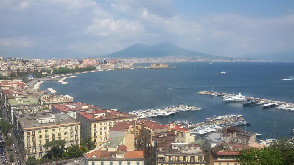 Trimarchi House Apartment Napoli Bagian luar foto