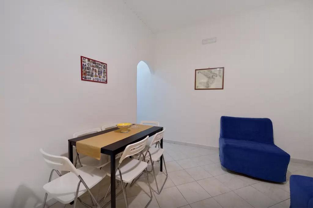Trimarchi House Apartment Napoli Bagian luar foto