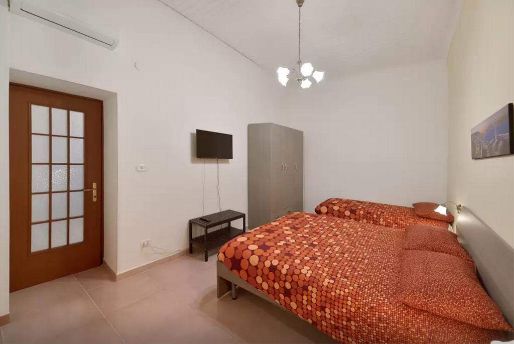 Trimarchi House Apartment Napoli Bagian luar foto