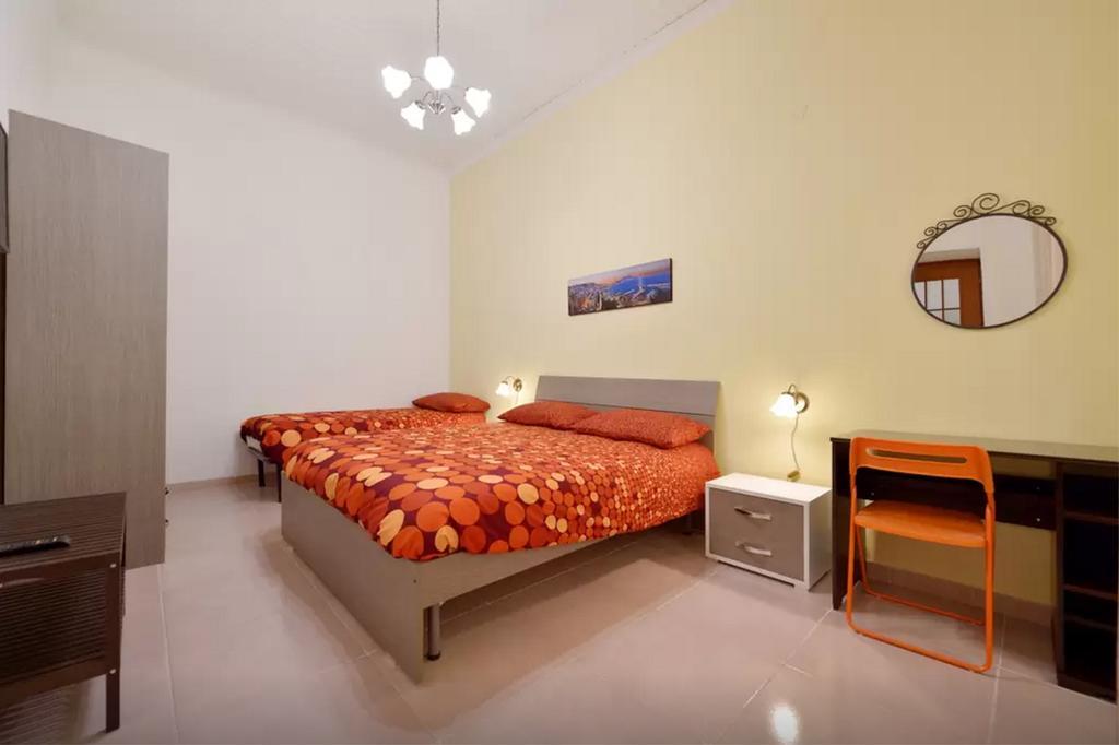 Trimarchi House Apartment Napoli Bagian luar foto