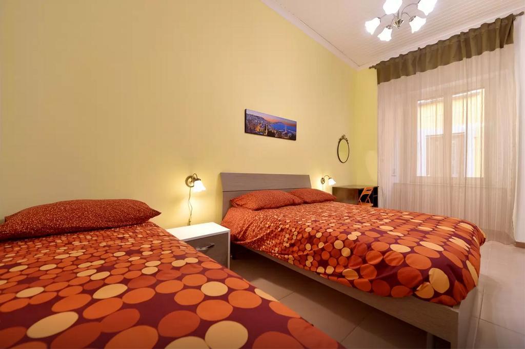 Trimarchi House Apartment Napoli Bagian luar foto