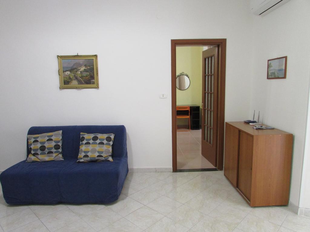 Trimarchi House Apartment Napoli Bagian luar foto