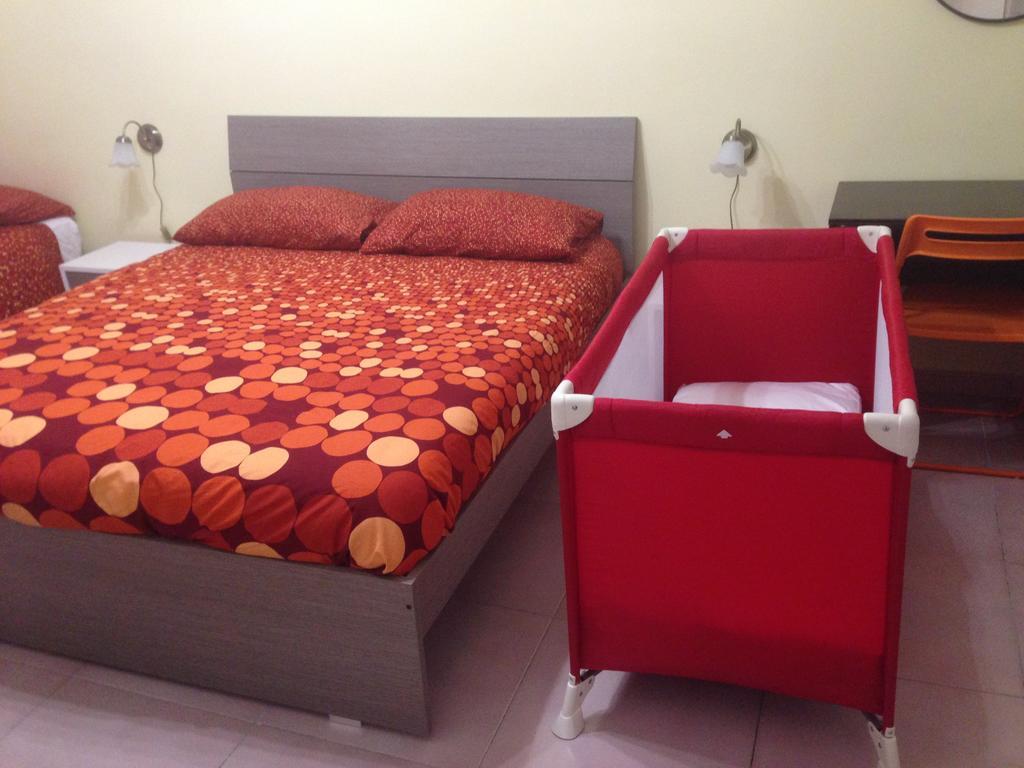 Trimarchi House Apartment Napoli Bagian luar foto