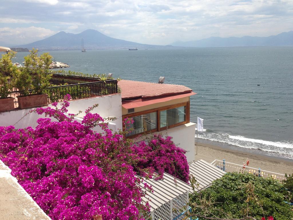 Trimarchi House Apartment Napoli Bagian luar foto